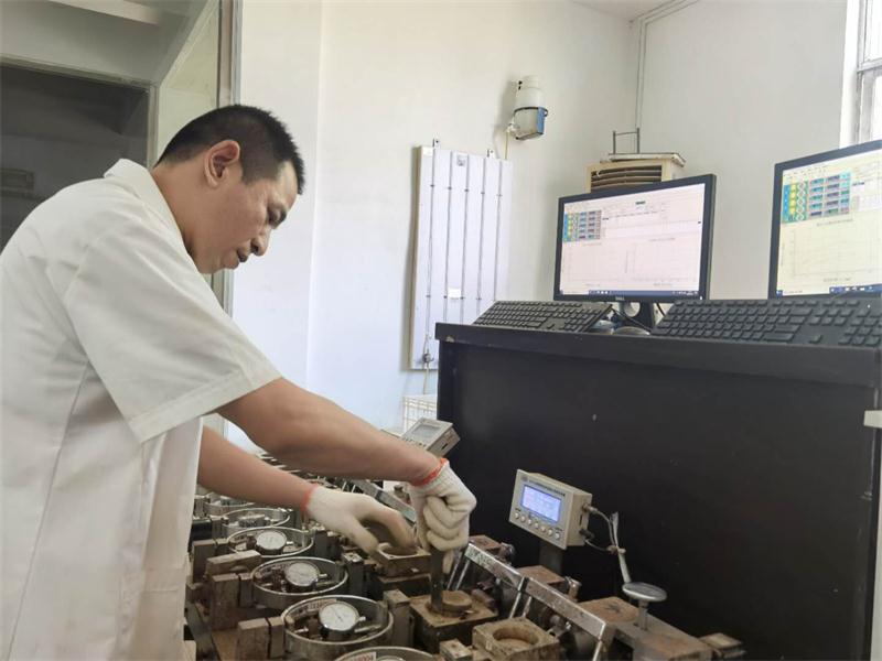 公司同002A：土工試驗(yàn)甲級(jí)，可以承擔(dān)甲級(jí)及以下工程勘察資格所能承擔(dān)工程勘察項(xiàng)目的土工試驗(yàn)任務(wù)； 聯(lián)系人：任玲，電話：18653883892(圖2)